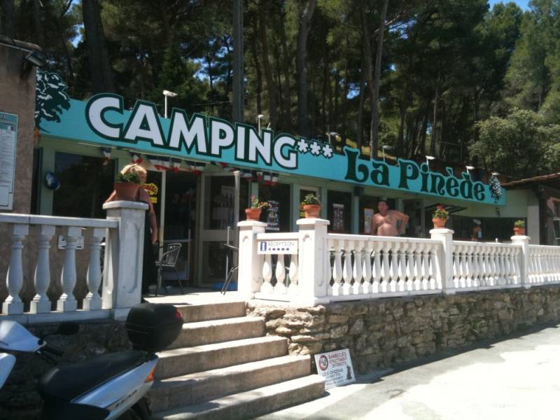 Camping La Pinède